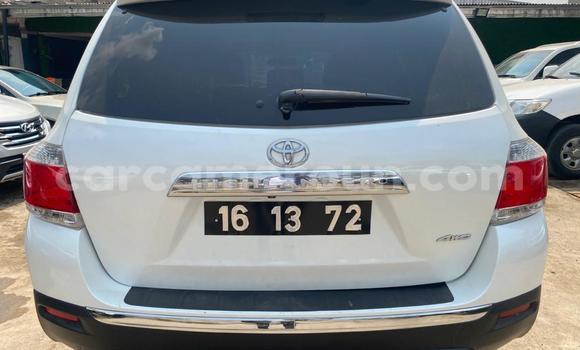 Buy Used Toyota Highlander White Car in Douala in Littoral Cameroon Buy Used Toyota Highlander White Car in Douala in Littoral Cameroon