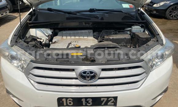 Buy Used Toyota Highlander White Car in Douala in Littoral Cameroon Buy Used Toyota Highlander White Car in Douala in Littoral Cameroon