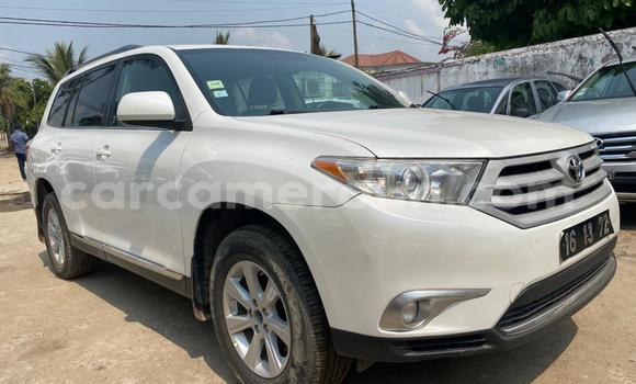 Buy Used Toyota Highlander White Car in Douala in Littoral Cameroon Buy Used Toyota Highlander White Car in Douala in Littoral Cameroon