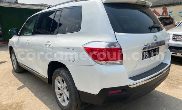 Buy Used Toyota Highlander White Car in Douala in Littoral Cameroon Buy Used Toyota Highlander White Car in Douala in Littoral Cameroon