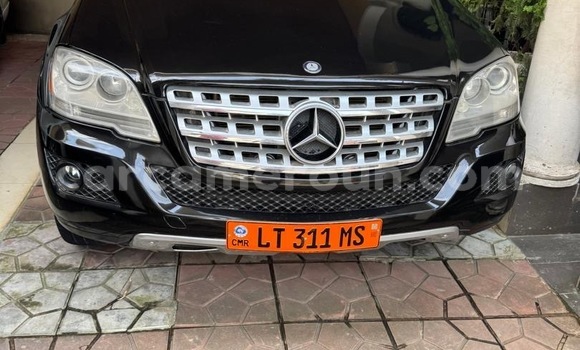 Sayi Na hannu Mercedes‒Benz ML–Class Black Mota in Douala a Ƙasar Kamaru Sayi Na hannu Mercedes‒Benz ML–Class Black Mota in Douala a Ƙasar Kamaru