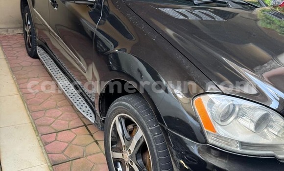 Sayi Na hannu Mercedes‒Benz ML–Class Black Mota in Douala a Ƙasar Kamaru Sayi Na hannu Mercedes‒Benz ML–Class Black Mota in Douala a Ƙasar Kamaru