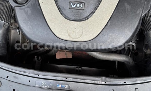 Sayi Na hannu Mercedes‒Benz ML–Class Black Mota in Douala a Ƙasar Kamaru Sayi Na hannu Mercedes‒Benz ML–Class Black Mota in Douala a Ƙasar Kamaru