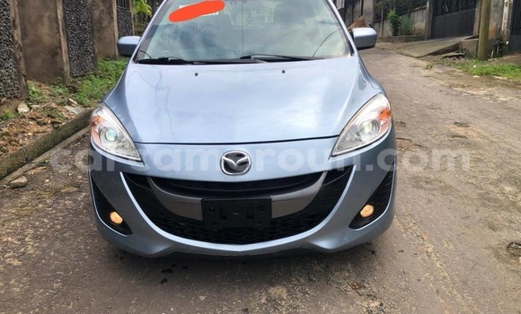 Sayi Na hannu Mazda 5 Blue Mota in Douala a Ƙasar Kamaru