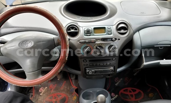 Sayi Na hannu Toyota Yaris Blue Mota in Douala a Ƙasar Kamaru Sayi Na hannu Toyota Yaris Blue Mota in Douala a Ƙasar Kamaru