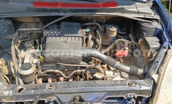 Sayi Na hannu Toyota Yaris Blue Mota in Douala a Ƙasar Kamaru Sayi Na hannu Toyota Yaris Blue Mota in Douala a Ƙasar Kamaru