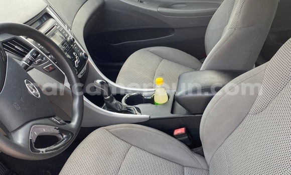 Sayi Imported Hyundai Sonata Sauran Mota in Douala a Ƙasar Kamaru Sayi Imported Hyundai Sonata Sauran Mota in Douala a Ƙasar Kamaru