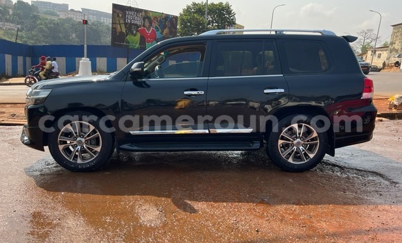 Buy New Toyota Land Cruiser Prado Black Car in Yaounde in Central Cameroon
