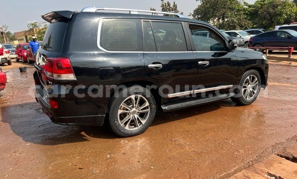 Acheter Neuf Voiture Toyota Land Cruiser Prado Noir à Yaoundé, Central Cameroon Acheter Neuf Voiture Toyota Land Cruiser Prado Noir à Yaoundé, Central Cameroon