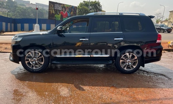 Acheter Neuf Voiture Toyota Land Cruiser Prado Noir à Yaoundé, Central Cameroon Acheter Neuf Voiture Toyota Land Cruiser Prado Noir à Yaoundé, Central Cameroon