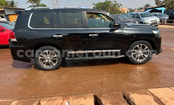 Acheter Neuf Voiture Toyota Land Cruiser Prado Noir à Yaoundé, Central Cameroon Acheter Neuf Voiture Toyota Land Cruiser Prado Noir à Yaoundé, Central Cameroon