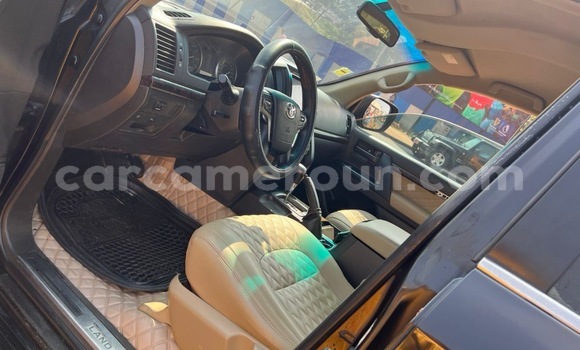 Acheter Neuf Voiture Toyota Land Cruiser Prado Noir à Yaoundé, Central Cameroon Acheter Neuf Voiture Toyota Land Cruiser Prado Noir à Yaoundé, Central Cameroon