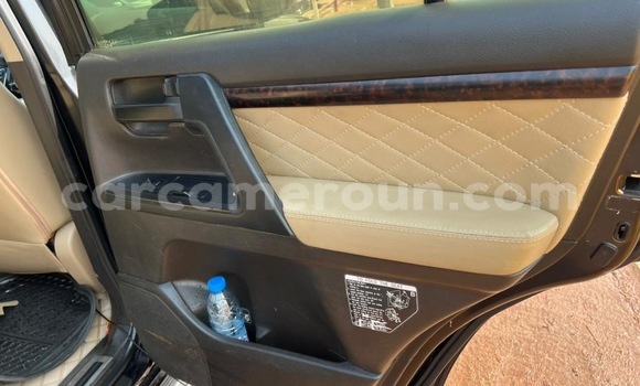Acheter Neuf Voiture Toyota Land Cruiser Prado Noir à Yaoundé, Central Cameroon Acheter Neuf Voiture Toyota Land Cruiser Prado Noir à Yaoundé, Central Cameroon