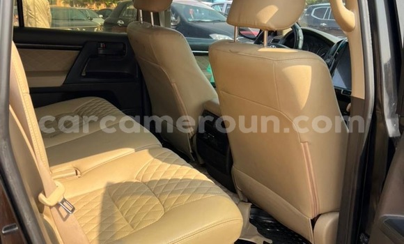 Acheter Neuf Voiture Toyota Land Cruiser Prado Noir à Yaoundé, Central Cameroon Acheter Neuf Voiture Toyota Land Cruiser Prado Noir à Yaoundé, Central Cameroon