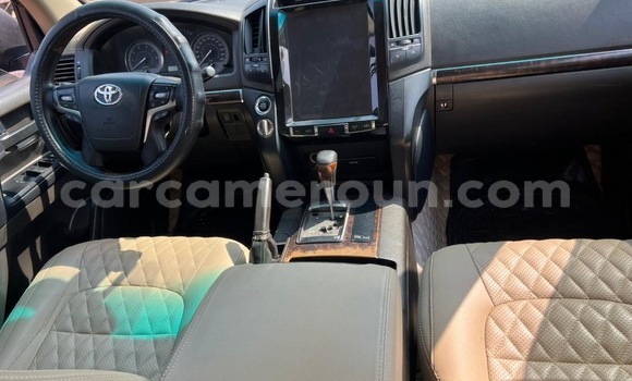 Acheter Neuf Voiture Toyota Land Cruiser Prado Noir à Yaoundé, Central Cameroon Acheter Neuf Voiture Toyota Land Cruiser Prado Noir à Yaoundé, Central Cameroon