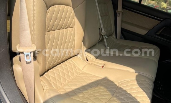 Acheter Neuf Voiture Toyota Land Cruiser Prado Noir à Yaoundé, Central Cameroon Acheter Neuf Voiture Toyota Land Cruiser Prado Noir à Yaoundé, Central Cameroon