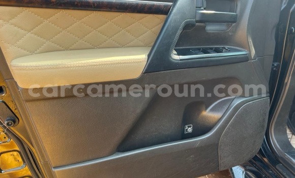 Acheter Neuf Voiture Toyota Land Cruiser Prado Noir à Yaoundé, Central Cameroon Acheter Neuf Voiture Toyota Land Cruiser Prado Noir à Yaoundé, Central Cameroon