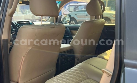 Acheter Neuf Voiture Toyota Land Cruiser Prado Noir à Yaoundé, Central Cameroon Acheter Neuf Voiture Toyota Land Cruiser Prado Noir à Yaoundé, Central Cameroon