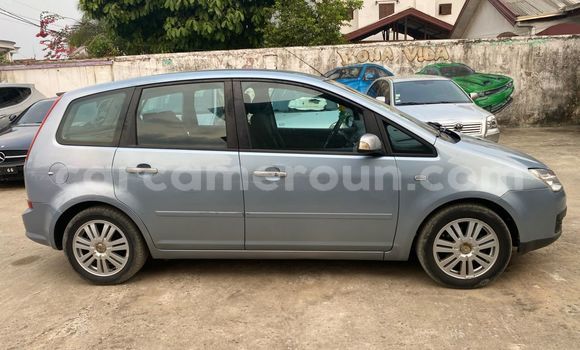 Acheter Import Voiture Ford Focus Bleu à Douala, Littoral Cameroon Acheter Import Voiture Ford Focus Bleu à Douala, Littoral Cameroon