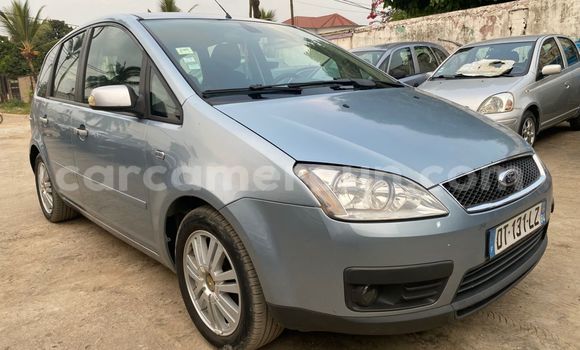 Acheter Import Voiture Ford Focus Bleu à Douala, Littoral Cameroon Acheter Import Voiture Ford Focus Bleu à Douala, Littoral Cameroon