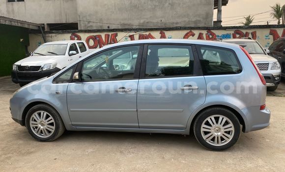 Acheter Import Voiture Ford Focus Bleu à Douala, Littoral Cameroon Acheter Import Voiture Ford Focus Bleu à Douala, Littoral Cameroon