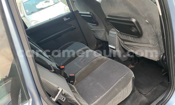 Acheter Import Voiture Ford Focus Bleu à Douala, Littoral Cameroon Acheter Import Voiture Ford Focus Bleu à Douala, Littoral Cameroon