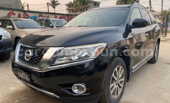 Sayi Imported Nissan Pathfinder Black Mota in Douala a Ƙasar Kamaru