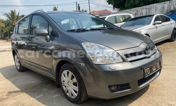 Acheter Import Voiture Toyota Corolla Verso Gris à Douala, Littoral Cameroon Acheter Import Voiture Toyota Corolla Verso Gris à Douala, Littoral Cameroon