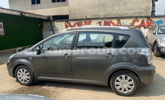 Acheter Import Voiture Toyota Corolla Verso Gris à Douala, Littoral Cameroon Acheter Import Voiture Toyota Corolla Verso Gris à Douala, Littoral Cameroon