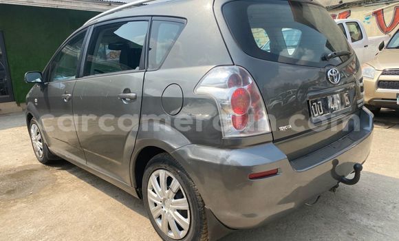 Acheter Import Voiture Toyota Corolla Verso Gris à Douala, Littoral Cameroon Acheter Import Voiture Toyota Corolla Verso Gris à Douala, Littoral Cameroon