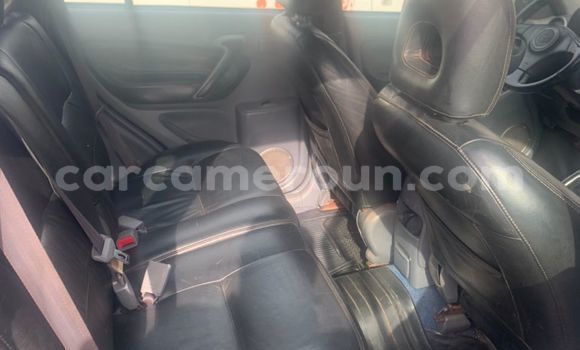 Acheter Occasion Voiture Toyota RAV4 Bleu à Bertoua, East Cameroon Acheter Occasion Voiture Toyota RAV4 Bleu à Bertoua, East Cameroon