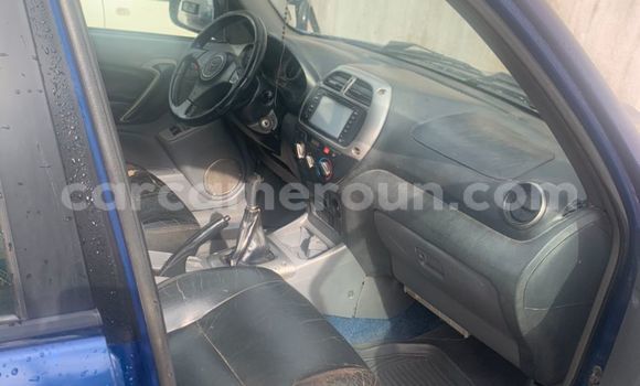 Acheter Occasion Voiture Toyota RAV4 Bleu à Bertoua, East Cameroon Acheter Occasion Voiture Toyota RAV4 Bleu à Bertoua, East Cameroon