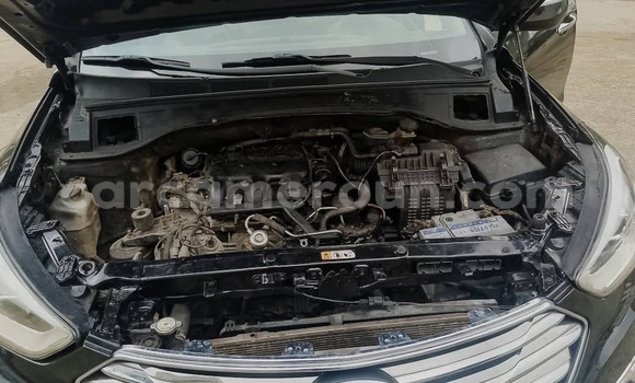 Sayi Sabo Hyundai Santa Fe Black Mota in Douala a Ƙasar Kamaru Sayi Sabo Hyundai Santa Fe Black Mota in Douala a Ƙasar Kamaru