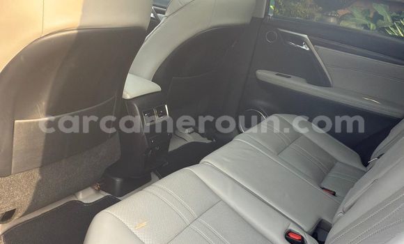 Sayi Na hannu Lexus RX 350 Blue Mota in Douala a Ƙasar Kamaru Sayi Na hannu Lexus RX 350 Blue Mota in Douala a Ƙasar Kamaru