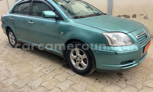 Sayi Na hannu Toyota Avensis Green Mota in Douala a Ƙasar Kamaru