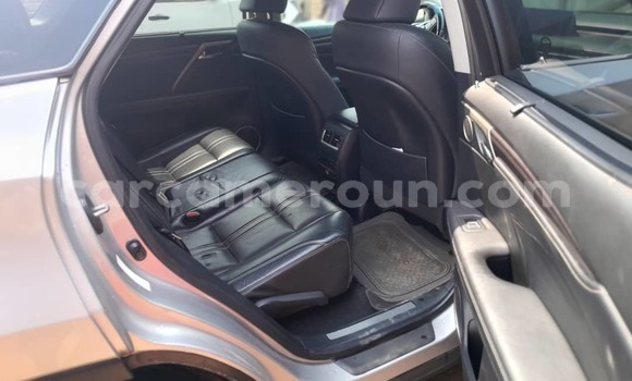 Sayi Na hannu Lexus RX 350 Brown Mota in Douala a Ƙasar Kamaru Sayi Na hannu Lexus RX 350 Brown Mota in Douala a Ƙasar Kamaru