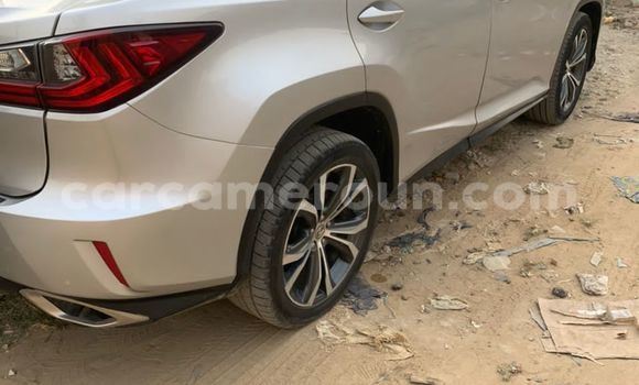 Sayi Na hannu Lexus RX 350 Brown Mota in Douala a Ƙasar Kamaru Sayi Na hannu Lexus RX 350 Brown Mota in Douala a Ƙasar Kamaru