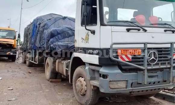 Buy Used Mercedes‒Benz 1213 White Truck in Douala in Littoral Cameroon Buy Used Mercedes‒Benz 1213 White Truck in Douala in Littoral Cameroon