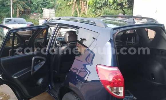 Acheter Occasion Voiture Toyota RAV4 Bleu à Douala, Littoral Cameroon Acheter Occasion Voiture Toyota RAV4 Bleu à Douala, Littoral Cameroon