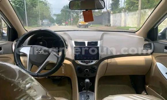 Sayi Na hannu Hyundai Accent White Mota in Douala a Ƙasar Kamaru Sayi Na hannu Hyundai Accent White Mota in Douala a Ƙasar Kamaru