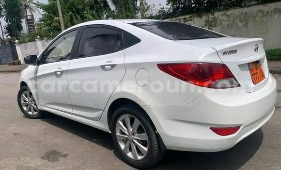 Sayi Na hannu Hyundai Accent White Mota in Douala a Ƙasar Kamaru Sayi Na hannu Hyundai Accent White Mota in Douala a Ƙasar Kamaru