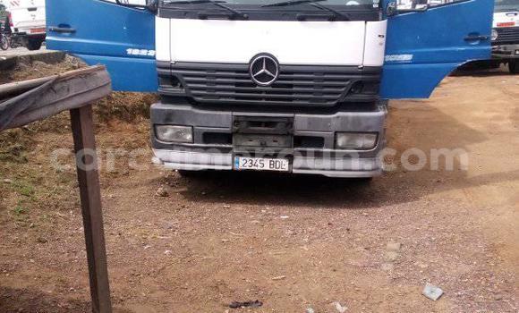 Sayi Na hannu Citroen Berlingo White Babbar mota in Douala a Ƙasar Kamaru