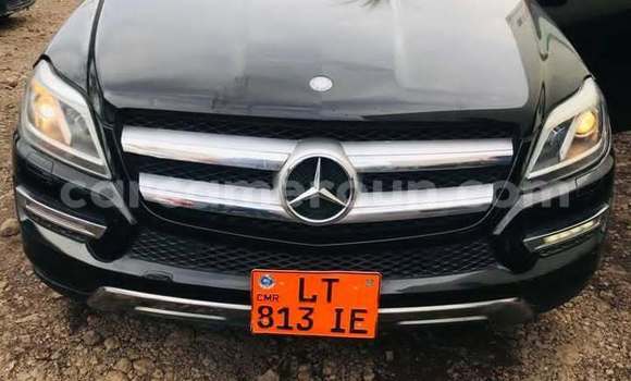 Sayi Na hannu Mercedes‒Benz GL–Class Black Mota in Douala a Ƙasar Kamaru