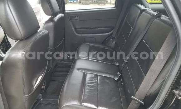 Sayi Na hannu Ford Escape Black Mota in Douala a Ƙasar Kamaru Sayi Na hannu Ford Escape Black Mota in Douala a Ƙasar Kamaru