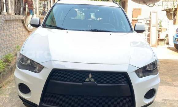 Buy Used Mitsubishi Outlander White Car in Douala in Littoral Cameroon Buy Used Mitsubishi Outlander White Car in Douala in Littoral Cameroon
