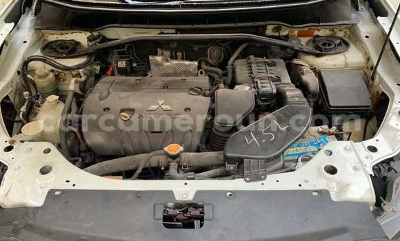 Buy Used Mitsubishi Outlander White Car in Douala in Littoral Cameroon Buy Used Mitsubishi Outlander White Car in Douala in Littoral Cameroon