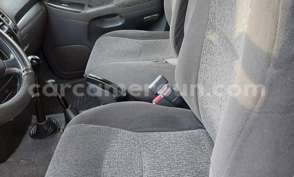 Sayi Na hannu Toyota Land Cruiser Prado Black Mota in Douala a Ƙasar Kamaru Sayi Na hannu Toyota Land Cruiser Prado Black Mota in Douala a Ƙasar Kamaru