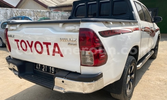 Acheter Import Voiture Toyota Hilux Blanc à Douala, Littoral Cameroon Acheter Import Voiture Toyota Hilux Blanc à Douala, Littoral Cameroon