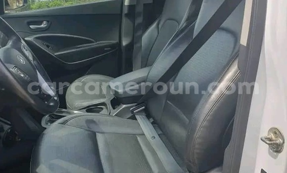 Buy Used Hyundai Santa Fe White Car in Douala in Littoral Cameroon Buy Used Hyundai Santa Fe White Car in Douala in Littoral Cameroon