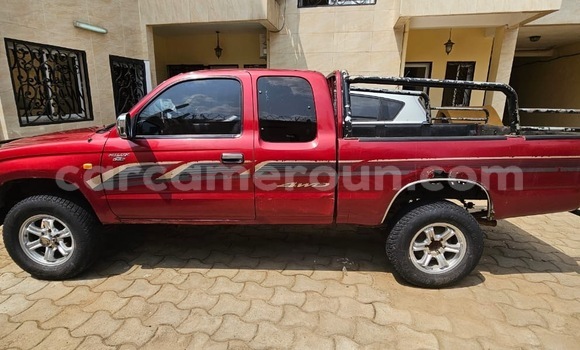 Acheter Neuf Voiture Toyota Pickup Rouge à Douala, Littoral Cameroon Acheter Neuf Voiture Toyota Pickup Rouge à Douala, Littoral Cameroon